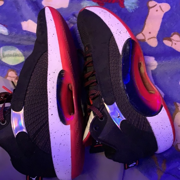 Grew out of them xxxv Jordan’s in good condition - Picture 3 of 5